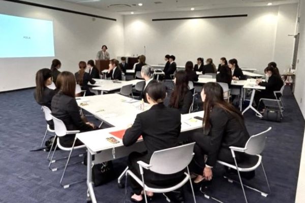 株式会社ポーラでの企業訪問の様子